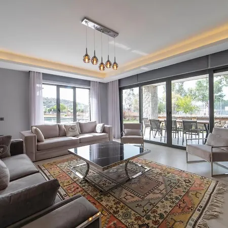 Luxury 4 Bedroom Villa Private Turkish Hamam&Sauna